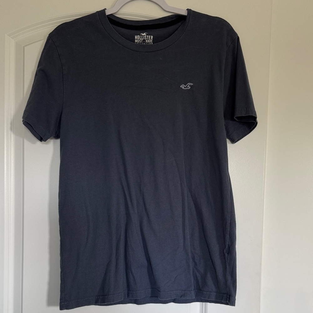 Hollister Men's Dark Gray Tee